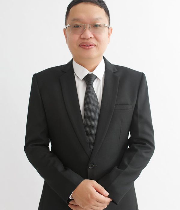 man executive leader in business suit professional headshot